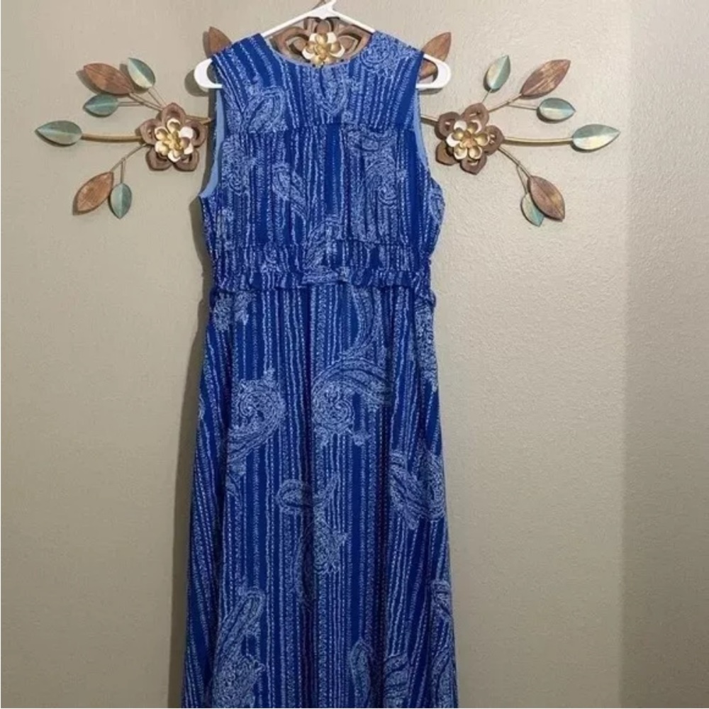Similar items Sponsored See all   Women’s Taylor floral dress size: 8 White Gree
